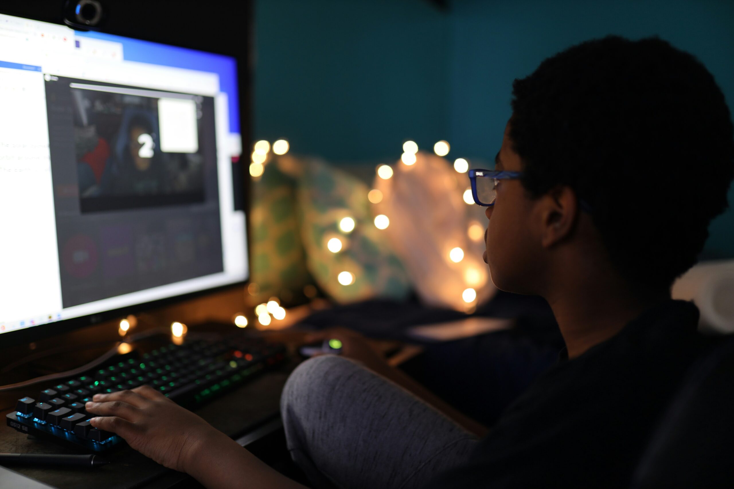 Read more about the article 11 Best Coding Apps for Kids