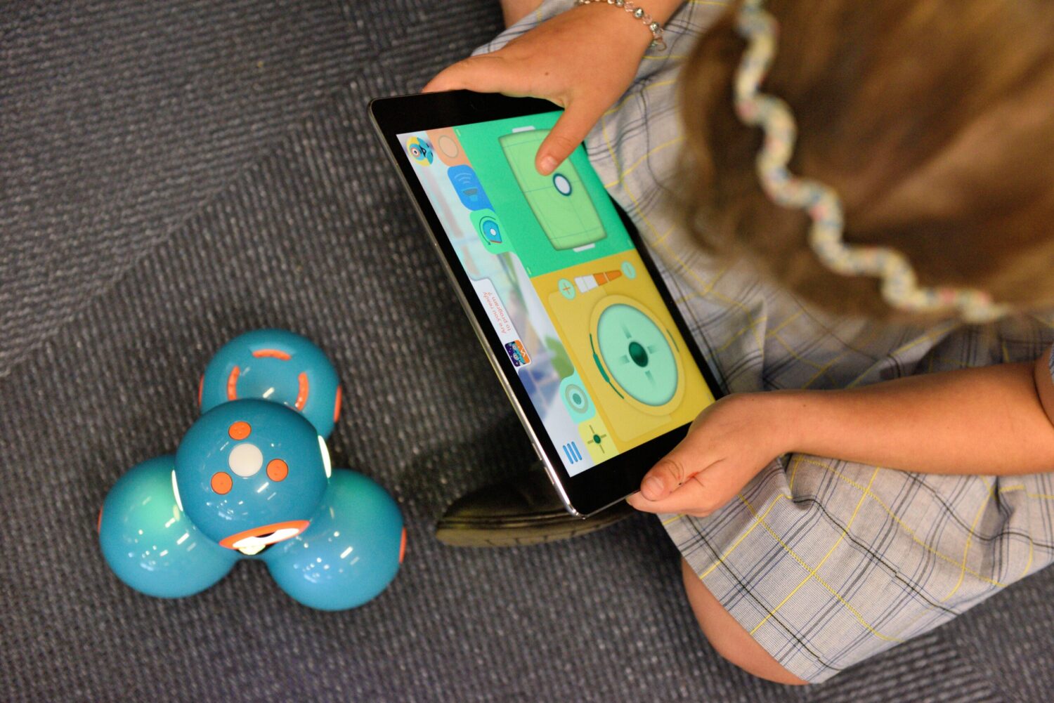 Read more about the article What Does STEM Stand For And Why It Matters For Your Children’s Future