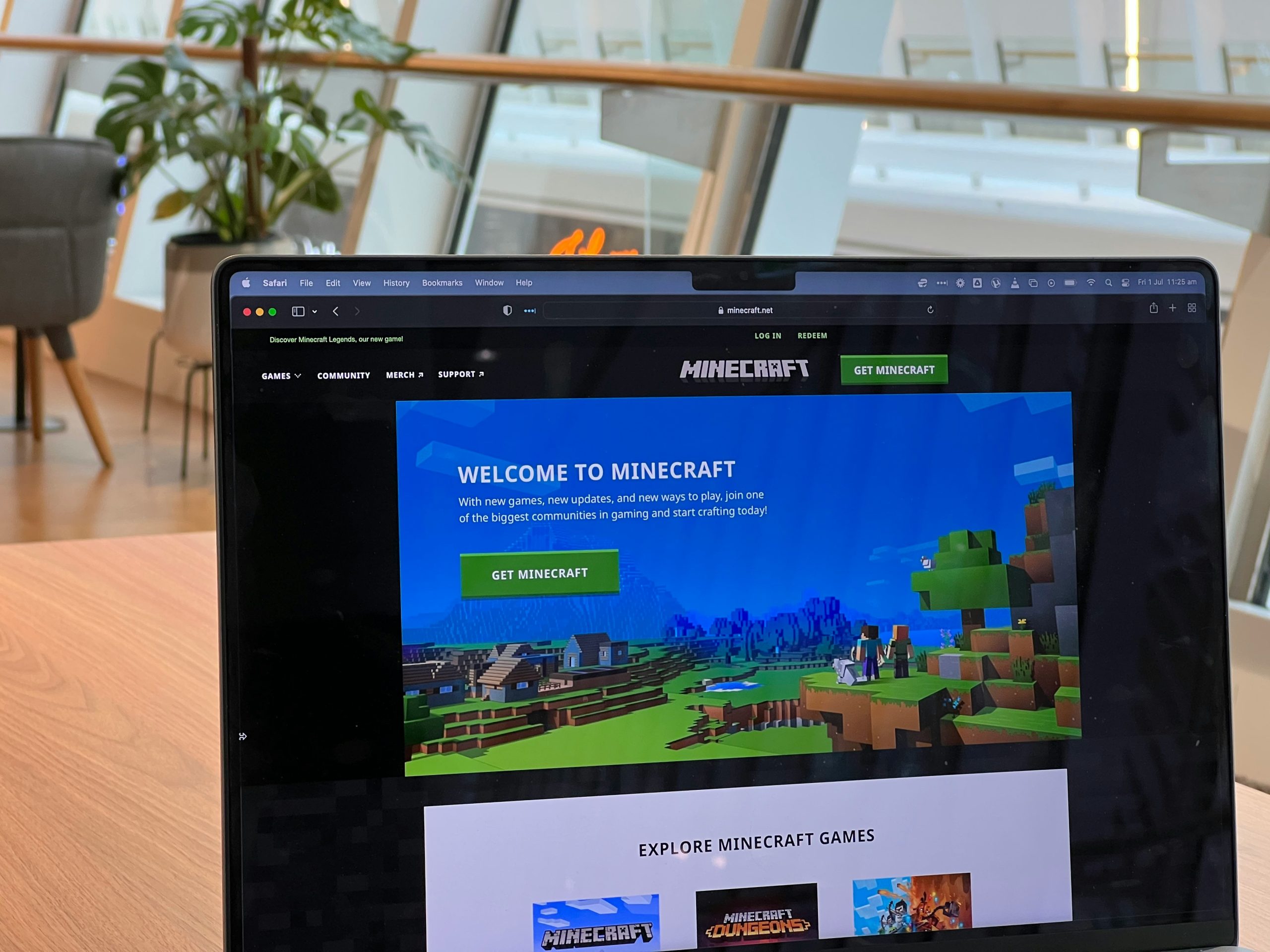 Read more about the article Why Parents Choose A Minecraft Coding Camp in UK: Play, Code, Create